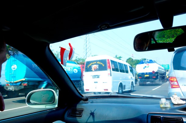 Was man nicht alles so für Fahrzeuge sieht wenn man in Jakarta im Stau steht...